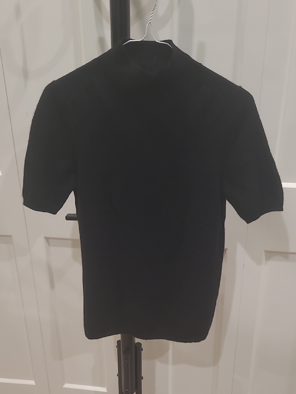 InCashmere Black Short-Sleeve Knit Top